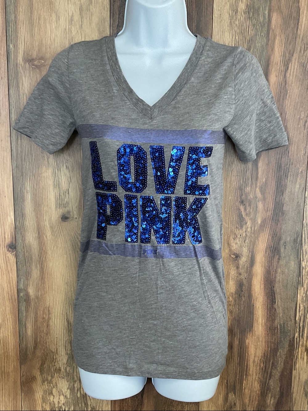 PINK Victoria's Secret Vintage V-Neck Sequin Tee XS 374B